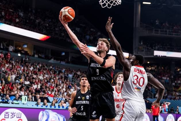 FIBA EuroBasket 2025 Gold Turkey Germany 14 09 2025 Franz Wagner Germany, 9 in the throw, Adem Bona Turkey, 30 FIBA EuroBasket 2025 Gold Turkey Germany Riga, Arena Riga on 14 09 2025 Copyright: xBEAUTIFULxSPORTS Wunderlx