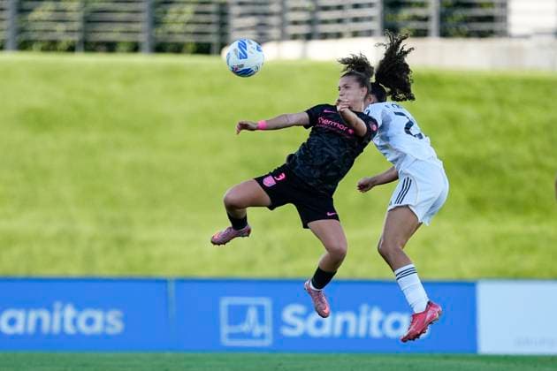 September 14, 2025, Valdebebas, Madrid, Spain: Esther Laborde Cabanillas of Madrid CFF and Maelle Ourida Louisette Lakrar of Real Madrid CF in action during the Spanish Women League, Liga F, football match played between Real Madrid and Madrid CFF at Alfredo Di Stefano stadium on September 14, 2025, in Valdebebas, Madrid, Spain. Valdebebas Spain - ZUMAa181 20250914_zaa_a181_247 Copyright: xOscarxJ.xBarrosox