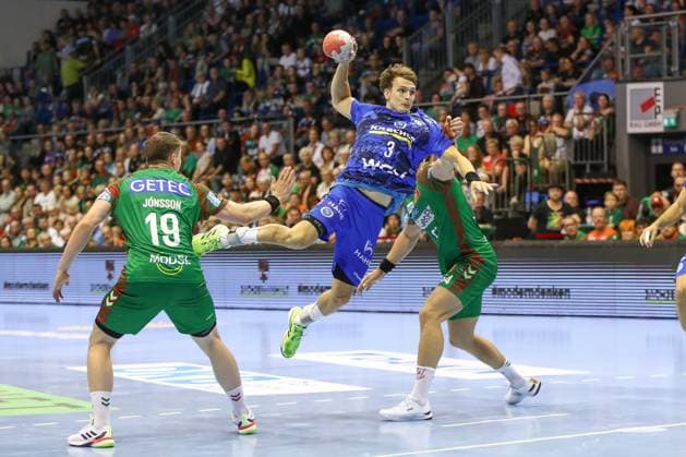 14 09 2025, xgox, Handball Daikin HBL SC Magdeburg TVB Stuttgart emspor, v l Max Haefner Häfner, Stuttgart, 3 wirft Tor, Torschuetze, erzielt Tor, Treffer, scores the goal Magdeburg