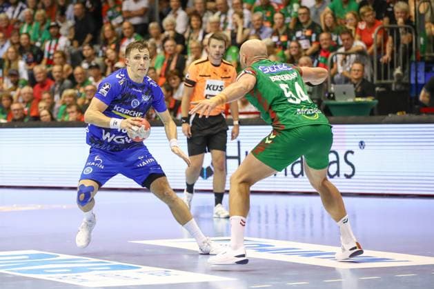 14 09 2025, xgox, Handball Daikin HBL SC Magdeburg TVB Stuttgart emspor, v l Simone Mengon Stuttgart, 15 am Ball, plays the ball Magdeburg