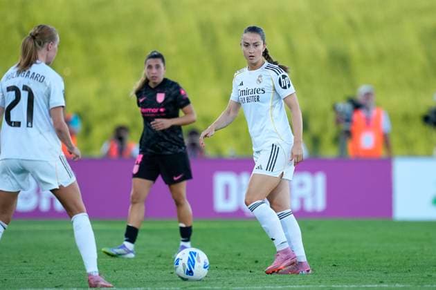 September 14, 2025, Valdebebas, Madrid, Spain: Sara Ilonka Dabritz of Real Madrid CF in action during the Spanish Women League, Liga F, football match played between Real Madrid and Madrid CFF at Alfredo Di Stefano stadium on September 14, 2025, in Valdebebas, Madrid, Spain. Valdebebas Spain - ZUMAa181 20250914_zaa_a181_270 Copyright: xOscarxJ.xBarrosox