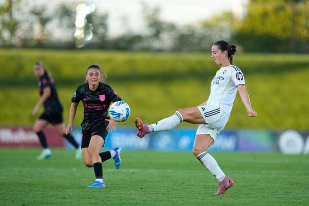 September 14, 2025, Valdebebas, Madrid, Spain: Sara Ilonka Dabritz of Real Madrid CF in action during the Spanish Women League, Liga F, football match played between Real Madrid and Madrid CFF at Alfredo Di Stefano stadium on September 14, 2025, in Valdebebas, Madrid, Spain. Valdebebas Spain - ZUMAa181 20250914_zaa_a181_318 Copyright: xOscarxJ.xBarrosox