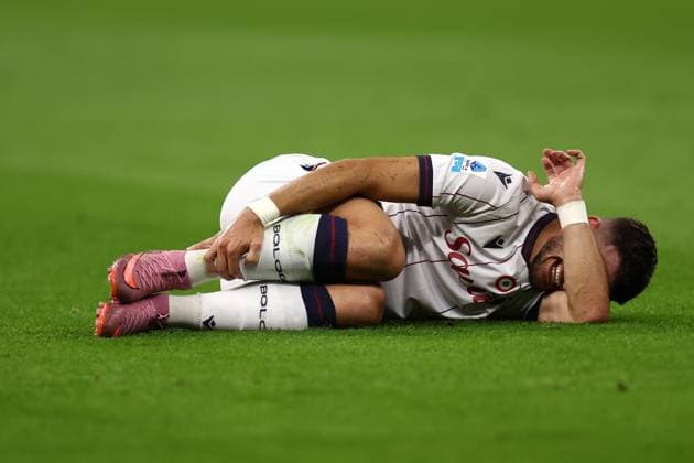 Ac Milan - Bologna FC Riccardo Orsolini of Bologna Fc injured during the Serie A match beetween Ac Milan and Bologna FC at Stadio Giuseppe Meazza on September 14 2025 in Milano, Italy . Milano Stadio Giuseppe Meazza Italy Copyright: xMarcoxCanonierox