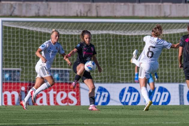 September 14, 2025, Alcala De Henares, Madrid, Spain: during the match belonging to La LigaF season 25 26 soccer Ã¢â‚¬oe REAL MADRID FEM - MADRID CFF Ã¢â‚¬Â held on September 14, 2025, at the Ciudad Deportiva Real Madrid Valdebebas, Madrid, Spain. Alcala De Henares Spain - ZUMAc312 20250914_zsp_c312_236 Copyright: xOscarxManuelxSanchezx