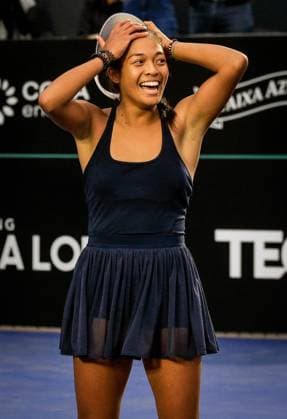 WTA, Tennis Damen 250 SP OPEN SaO PAULO, SP - 14.09.2025: WTA 250 SP OPEN - The inaugural SP Open, a WTA 250 series tournament played on hard courts, will take place at Villa-Lobos Park in the west of Sao Paulo. The event marks Sao Paulo& 39;s return to the official WTA calendar after 25 years and has been Brazil& 39;s largest women& 39;s tournament since 2016. In addition to the sporting events, 32 players will compete in the singles and 16 doubles draws. Pictured here, tennis champion Rakotomanga Rajaonah (FRA) celebrates winning the 2025 SP Open. (Photo: Aloisio Mauricio Fotoarena) x2807058x  AloisioxMauricio