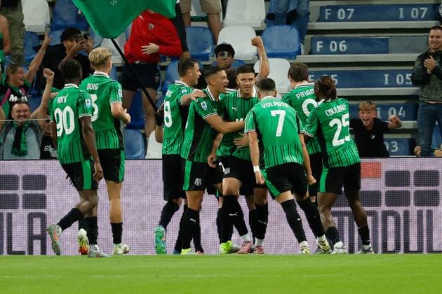 14th September 2025; Mapei Stadium, Reggio Emilia, Italy, Serie A Football, Sassuolo versus Lazio; US Sassuolo Calcio s players celebrate after the 1-0 goal  EmanuelexPennacchio