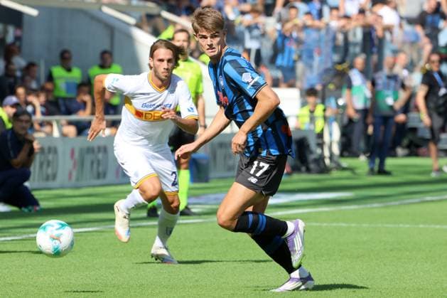 CHARLES DE KETELAERE, Atalanta, Serie A, 2025-26, Atalanta vs Lecce 4-1, 14-09-2025, Azione, Action, Contrasto SERIE A 2025-26 ATALANTA-LECCE 4-1