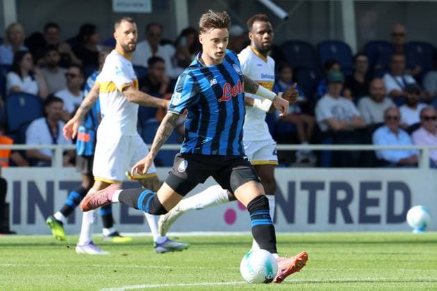 NICOLA ZALEWSKI, Atalanta, Serie A, 2025-26, Atalanta vs Lecce 4-1, 14-09-2025, Azione, Action, Contrasto SERIE A 2025-26 ATALANTA-LECCE 4-1