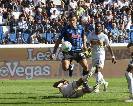Nikola Krstovic of Atalanta BC play the ball during Atalanta BC vs US Lecce, 3Â° Serie A Enilive 2025-26 game at New Balance stadium in Bergamo (BG), Italy, on September 14, 2025.  Copyright: xDavidexCasentini IPAxSportx xipa-agency.netx xx IPA_64868133 IPA_Agency_IPA64868133