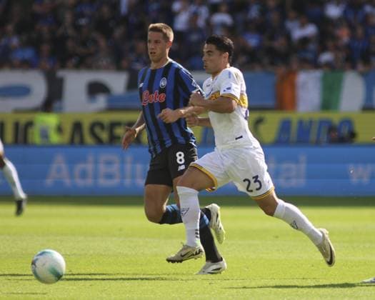 Riccardo Sottil of US Lecce play the ball during Atalanta BC vs US Lecce, 3Â° Serie A Enilive 2025-26 game at New Balance stadium in Bergamo (BG), Italy, on September 14, 2025.  Copyright: xDavidexCasentini IPAxSportx xipa-agency.netx xx IPA_64868308 IPA_Agency_IPA64868308