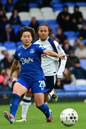 Everton vs Tottenham Hotspur in the Barclays WSL at Goodison Park Featuring: Rion Ishikawa, Drew Spence Where: Liverpool, United Kingdom When: 14 Sep 2025 Credit: Graham Finney Cover Images EDITORIAL USE ONLY. NOT FOR USE BY NEWSPAPERS BASED IN THE UK. Copyright: xx coverimg55090474
