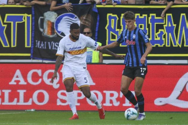 CALCIO - Serie A - Atalanta BC vs US Lecce Charles De Ketelaere of Atalanta BC. battle for the ball with Jamil Siebert of US Lecce during Atalanta BC vs US Lecce, 3Â° Serie A Enilive 2025-26 game at New Balance stadium in Bergamo (BG), Italy, on September 14, 2025. Bergamo Italy  Copyright: xIPAxSport ABACAx
