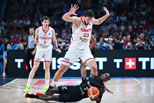 September 14, 2025, Riga, Riga, Latvia: 17 DENNIS SCHRODER of Germany competes with 23 ALPEREN SENGUN of ToÂ¼rkiye during the FIBA EuroBasket 2025 Final between ToÂ¼rkiye and Germany at Xiaomi Arena on September 14, 2025, in Riga, Latvia. Riga Latvia - ZUMAk160 20250914_zip_k160_087 Copyright: xStefanosxKyriazisx