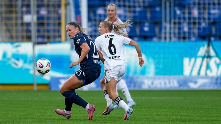 v li Melissa Kössler TSG, 25 , Elisa Senß Senss, SGE, 6 , duel, duel, tackle, tackling, dynamics, action, action, 14 09 2025, Sinsheim Hoffenheim Germany , Football, Google Pixel Women Bundesliga, TSG 1899 Hoffenheim Eintracht Frankfurt, DFB DFL REGULATIONS PROHIBIT ANY USE OF PHOTOGRAPHS AS IMAGE SEQUENCES AND OR QUASI VIDEO xozx