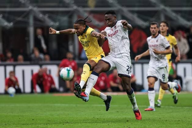 AC Milan v Bologna FC 1909 - Serie A A foul occurs on Christopher Nkunku (AC Milan) during the Serie A football match between AC Milan and Bologna FC 1909 in Milano, Italy, on September 14, 2025, at Stadio San Siro. Milano Italy  Copyright: xEmanuelexComincinix originalFilename:comincini-acmilanv250914_npubi.jpg