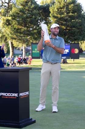 September 14, 2025, Napa, California, United States: NAPA, CA - SEPTEMBER 14: Scottie Scheffler of the United States with the trophy during the Procore Championship 2025 - Final Round at Silverado Resort on September 14, 2025 in Napa, California. Napa United States - ZUMAt139 20250914_aaa_t139_132 Copyright: xAlxChang IsixPhotosx