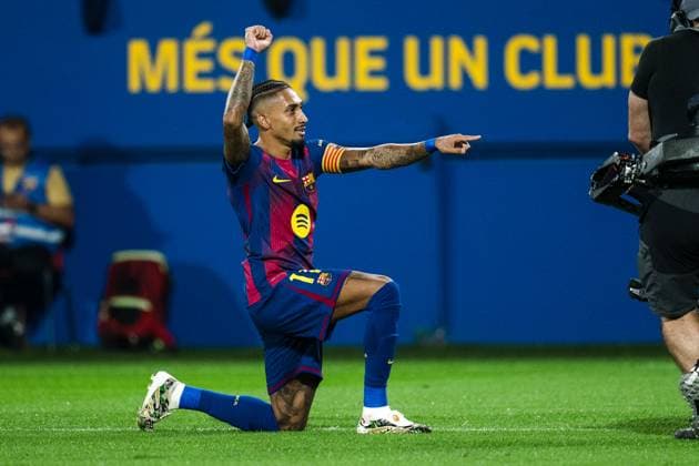 (250915) -- BARCELONA, Sept. 15, 2025 -- Raphinha of FC Barcelona, Barca celebrates a goal during the La Liga football match between FC Barcelona and Valencia CF in Barcelona, Spain, on Sept. 14, 2025. (Photo by Xinhua) (SP)SPAIN-BARCELONA-FOOTBALL-LA LIGA-BARCELONA VS VALENCIA Joanxgosa 
