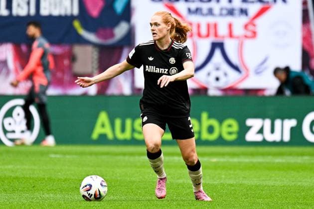 Soccer I Women I Season 2025 2026 I Bundesliga I 2 Matchday I RB Leipzig FC Bayern Munich I 14 09 2025 Stine Ballisager Pedersen 3, FC Bayern Munich dribbling with the ball Crop, close-up, portrait, portrait, single photo, single image, body Leipzig Red Bull Arena Saxony Germany Copyright: xLobeca InesxHähnelx