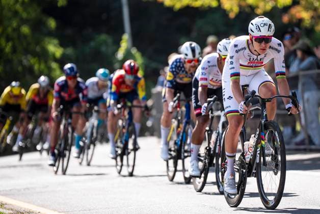 September 14, 2025, Montreal, Qc, Canada: Tadej Pogacar, of Slovenia, riding for UAE team Emirates, right, rides in front of the pack during the UCI Montreal Grand Prix Cycling race in Montreal on Sunday, Sept. 14, 2025. Montreal Canada - ZUMAc35_ 20250914_zaf_c35_121 Copyright: xChristopherxKatsarovx Canada News - September 14, 2025 - ZUMA0833 0833710759st Copyright: xIMAGO ChristopherxKatsarovx