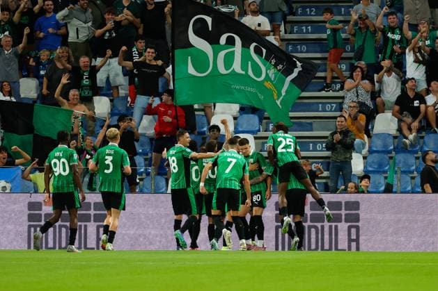 Italian Serie A soccer match US Sassuolo Calcio vs SS Lazio in Italy - 14 Sep 2025 Italian Serie A soccer match US Sassuolo Calcio vs SS Lazio in Italy - 14 Sep 2025 US Sassuolo Calcio s players celebrate after the 1-0 goal during the Italian Serie A soccer match between US Sassuolo Calcio and SS Lazio at Mapei Stadium. Final score Sassuolo 1:0 SS Lazio Reggio Emilia Italy Copyright: xEmanuelexPennnacchiox xSOPAxImagesx _PR13218 Reggio Emilia Italy Copyright: xIMAGO EmanuelexPennnacchiox xSOPAxImagesx 0833716275st