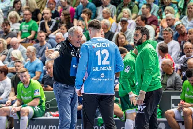 Handball Bundesliga HSG Wetzlar TBV Lemgo Lippe, 14 09 25 Vladan Jordovic HSG Wetzlar , Anadin Suljakovic HSG Wetzlar, 12 , Karim Hendawy HSG Wetzlar, 66 Handball Bundesliga HSG Wetzlar TBV Lemgo Lippe Wetzlar, 14 09 25 Copyright: xBEAUTIFULxSPORTS Roeczeyx