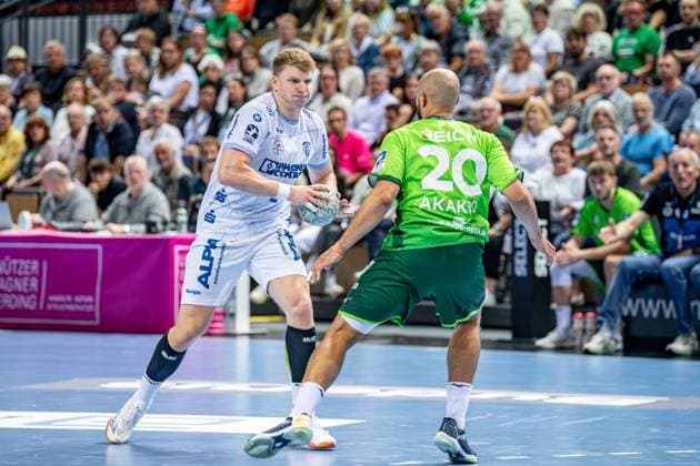 Handball Bundesliga HSG Wetzlar TBV Lemgo Lippe, 14 09 25 Lukas Hutecek TBV Lemgo Lippe, 2 , Cyrill Akakpo HSG Wetzlar, 20 Handball Bundesliga HSG Wetzlar TBV Lemgo Lippe Wetzlar, 14 09 25 Copyright: xBEAUTIFULxSPORTS Roeczeyx