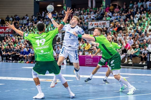 Handball Bundesliga HSG Wetzlar TBV Lemgo Lippe, 14 09 25 Lukas Hutecek TBV Lemgo Lippe, 2 , Nikola Grahovac HSG Wetzlar, 2 , Philipp Ahouansou HSG Wetzlar, 19 , Cyrill Akakpo HSG Wetzlar, 20 Handball Bundesliga HSG Wetzlar TBV Lemgo Lippe Wetzlar, 14 09 25 Copyright: xBEAUTIFULxSPORTS Roeczeyx