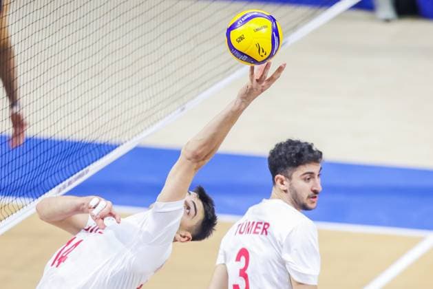 (250915) -- QUEZON CITY, Sept. 15, 2025 -- Gokcen Yuksel (L) of T¨¹rkiye competes during the pool G match between T¨¹rkiye and Libya at the FIVB Men s World Championship, WM, Weltmeisterschaft 2025 in Quezon City, the Philippines, on Sept. 15, 2025. ) (SP)THE PHILIPPINES-QUEZON CITY-VOLLEYBALL-FIVB MEN S WORLD CHAMPIONSHIP 2025-TUR VS LIB RouellexUmali 