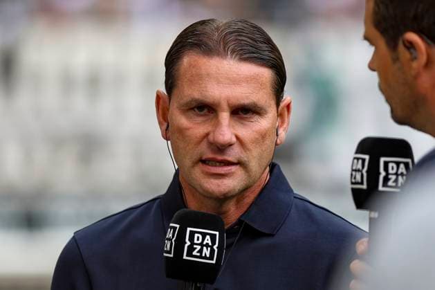Mönchengladbach, Germany, 14 09 25 Gerardo Seoane Borussia Mönchengladbach looks on in an interview during the Bundesliga match between Borussia Mönchengladbach and SV Werder Bremen at the stadium in Borussia Park Mönchengladbach Stadion im Borussia Park North Rhine Westphalia Germany Copyright: xBrauer-Fotoagenturx xAdrianxSchlx