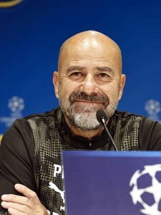 Eindhoven - PSV Eindhoven coach Peter Bosz during the MD-1 press conference, PK, Pressekonferenz prior to the UEFA Champions League match against Union Sint-Gillis at the Philips Stadium on September 15, 2025, in Eindhoven, Netherlands. ANP MAURICE VAN STEEN xVIxANPxSportx xxANPxIVx 536322887 originalFilename: 536322887.jpg