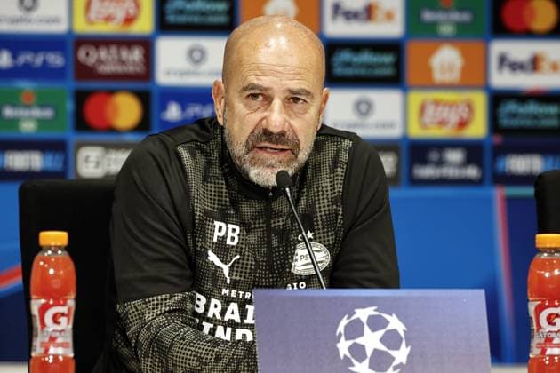 Eindhoven - PSV Eindhoven coach Peter Bosz during the MD-1 press conference, PK, Pressekonferenz prior to the UEFA Champions League match against Union Sint-Gillis at the Philips Stadium on September 15, 2025, in Eindhoven, Netherlands. ANP MAURICE VAN STEEN xVIxANPxSportx xxANPxIVx 536322928 originalFilename: 536322928.jpg