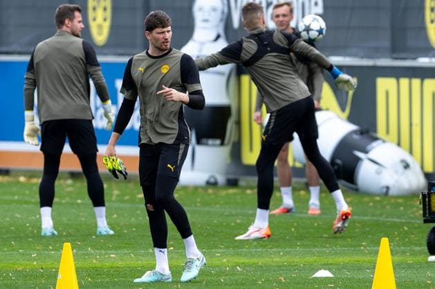 15 09 2025, Final training session for the UEFA Champions League match between Juventus Turin and Borussia Dortmund, Goalkeeper Gregor Kobel Borussia Dortmund , Dortmund Training ground Borussia Dortmund NRW Germany xRHR PHOTO DEx Copyright: DennisxEwert RHR-FOTOx RHR-FOTO DE