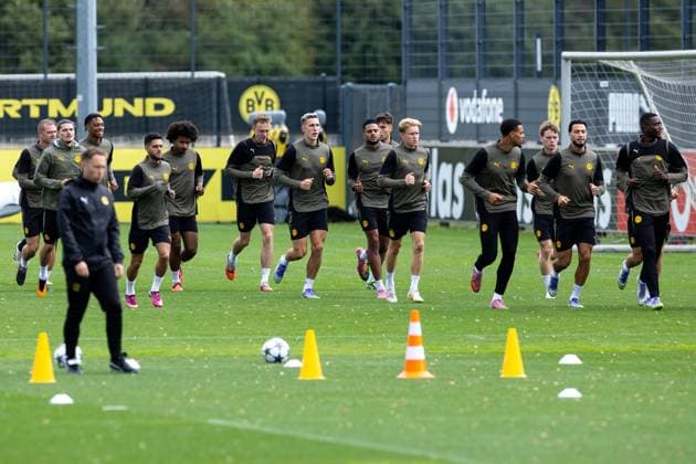 15 09 2025, Final training session for the UEFA Champions League match between Juventus Turin and Borussia Dortmund, from l Julian Ryerson Borussia Dortmund , Marcel Sabitzer Borussia Dortmund , Filipo Mane Borussia Dortmund , Yan Couto Borussia Dortmund , Karim Adeyemi Borussia Dortmund , Maximilian Beier Borussia Dortmund , Nico Schlotterbeck Borussia Dortmund , Almugera Kabar Borussia Dortmund , Aaron Anselmino Borussia Dortmund , Daniel Svensson Borussia Dortmund , Felix Nmecha Borussia Dortmund , Cole Campbell Borussia Dortmund , Ramy Bensebaini Borussia Dortmund , Serhou Guirassy Borussia Dortmund , Dortmund training ground Borussia Dortmund NRW Germany xRHR PHOTO DEx Copyright: DennisxEwert RHR-FOTOx RHR-FOTO DE