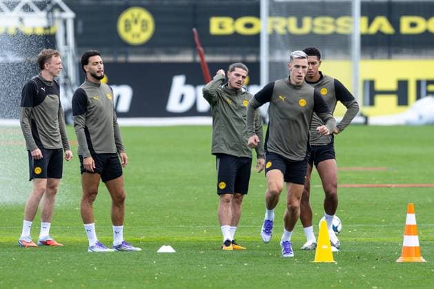 15 09 2025, Final training session for the UEFA Champions League match between Juventus Turin and Borussia Dortmund, f l Maximilian Beier Borussia Dortmund , Ramy Bensebaini Borussia Dortmund , Marcel Sabitzer Borussia Dortmund , Nico Schlotterbeck Borussia Dortmund , Jobe Bellingham Borussia Dortmund , Dortmund training ground Borussia Dortmund NRW Germany xRHR PHOTO DEx Copyright: DennisxEwert RHR-FOTOx RHR-FOTO DE