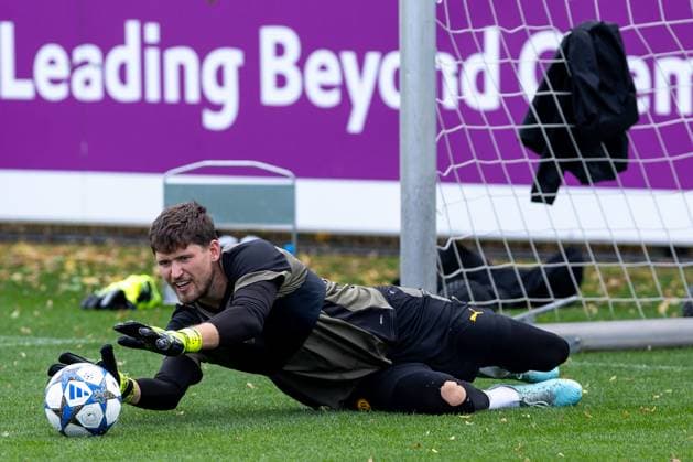 15 09 2025, Final training session for the UEFA Champions League match between Juventus Turin and Borussia Dortmund, Goalkeeper Gregor Kobel Borussia Dortmund , Dortmund Training ground Borussia Dortmund NRW Germany xRHR PHOTO DEx Copyright: DennisxEwert RHR-FOTOx RHR-FOTO DE