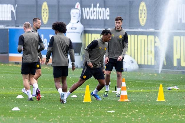15 09 2025, Final training session for the UEFA Champions League match between Juventus Turin and Borussia Dortmund, f l Waldemar Anton Borussia Dortmund , Filipo Mane Borussia Dortmund , Aaron Anselmino Borussia Dortmund , Dortmund training ground Borussia Dortmund NRW Germany xRHR PHOTO DEx Copyright: DennisxEwert RHR-FOTOx RHR-FOTO DE