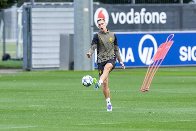 15 09 2025, Final training session for the UEFA Champions League match between Juventus Turin and Borussia Dortmund, Nico Schlotterbeck Borussia Dortmund , Dortmund Training ground Borussia Dortmund NRW Germany xRHR PHOTO DEx Copyright: DennisxEwert RHR-FOTOx RHR-FOTO DE