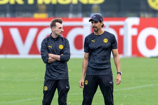 15 09 2025, Final training session for the UEFA Champions League match between Juventus Turin and Borussia Dortmund, from left sports scientist Noah Tegatz Borussia Dortmund , athletics coach Marcelo Martins Borussia Dortmund , Dortmund training ground Borussia Dortmund NRW Germany xRHR PHOTO DEx Copyright: DennisxEwert RHR-FOTOx RHR-FOTO DE