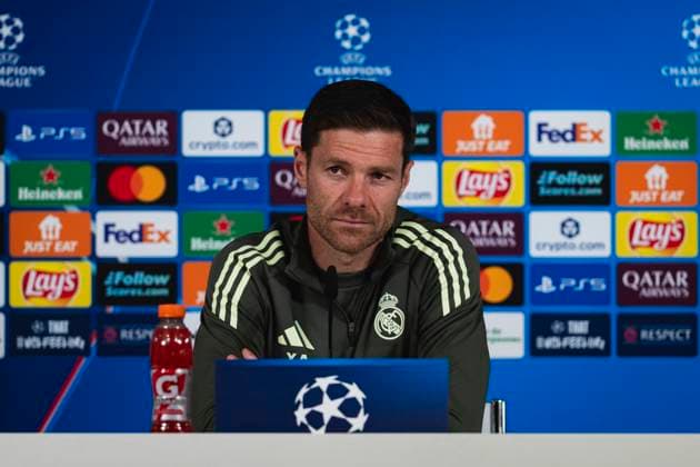 Real Madrid CF Training Session And press conference, PK, Pressekonferenz - UEFA Champions League 2025 26 League Phase MD1 Xabi Alonso, head coach of Real Madrid, is seen speaking in the press room during the Training Session and Press Conference ahead of the UEFA Champions League 2024 25 match against Olympique de Marseille at Ciudad Real Madrid on September 15, 2025 in Valdebebas, Spain. Valdebebas Ciudad Real Madrid Madrid Spain Copyright: xAlbertoxGardinx AGardin_20250915_Foot_Cha_ReaMad_Pc_0480