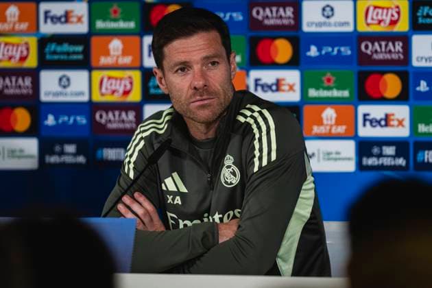 Real Madrid CF Training Session And press conference, PK, Pressekonferenz - UEFA Champions League 2025 26 League Phase MD1 Xabi Alonso, head coach of Real Madrid, is seen speaking in the press room during the Training Session and Press Conference ahead of the UEFA Champions League 2024 25 match against Olympique de Marseille at Ciudad Real Madrid on September 15, 2025 in Valdebebas, Spain. Valdebebas Ciudad Real Madrid Madrid Spain Copyright: xAlbertoxGardinx AGardin_20250915_Foot_Cha_ReaMad_Pc_0484