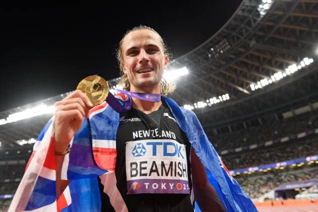 Geordie Beamish (New Zealand) with his gold medal after winning the 3000 metres steeplechase final during the World Athletics Championships 2025 at Nationalstadium, Tokyo, Japan.  Copyright: xSvenxBeyrich SPPx Sportspressphoto_SPR26740