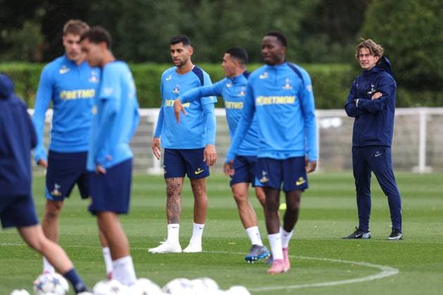 Tottenham Training 15. September 2025, Enfield Tottenham Hotspur Training Tottenham Hotspur Manager Thomas Frank Foto Charlotte Wilson Abseits Enfield UK  Copyright: xCharlottexWilsonx xOffsidexOffside