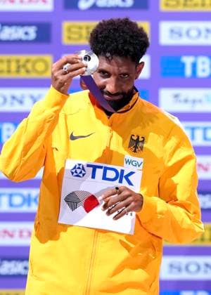 PETROS Amanal Team GER 2nd place with silver medal at the award ceremony 3 DAY Marathon Mens World Athletics Championships 2025 in Tokyo Tokyo on 15 09 2023 Copyright: xLacixPerenyix