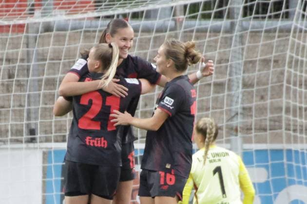15.09.2025, xgrfx, Fussball Google Pixel Frauen-Bundesliga, Bayer Leverkusen - 1.FC Union Berlin v.l. Tor, Valentina Mädl (Bayer Leverkusen) (DFL DFB REGULATIONS PROHIBIT ANY USE OF PHOTOGRAPHS as IMAGE SEQUENCES and or QUASI-VIDEO) Leverkusen