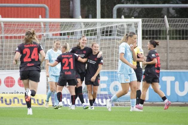 15.09.2025, xgrfx, Fussball Google Pixel Frauen-Bundesliga, Bayer Leverkusen - 1.FC Union Berlin v.l. Tor, Valentina Mädl (Bayer Leverkusen) (DFL DFB REGULATIONS PROHIBIT ANY USE OF PHOTOGRAPHS as IMAGE SEQUENCES and or QUASI-VIDEO) Leverkusen