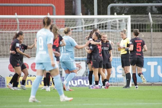 15.09.2025, xgrfx, Fussball Google Pixel Frauen-Bundesliga, Bayer Leverkusen - 1.FC Union Berlin v.l. Tor, Valentina Mädl (Bayer Leverkusen) (DFL DFB REGULATIONS PROHIBIT ANY USE OF PHOTOGRAPHS as IMAGE SEQUENCES and or QUASI-VIDEO) Leverkusen