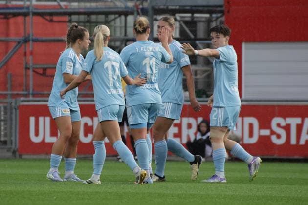 15.09.2025, xgrfx, Fussball Google Pixel Frauen-Bundesliga, Bayer Leverkusen - 1.FC Union Berlin v.l. Tor, Dina Orschmann (1.FC Union Berlin) (DFL DFB REGULATIONS PROHIBIT ANY USE OF PHOTOGRAPHS as IMAGE SEQUENCES and or QUASI-VIDEO) Leverkusen