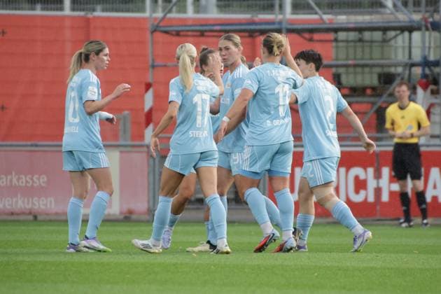 15.09.2025, xgrfx, Fussball Google Pixel Frauen-Bundesliga, Bayer Leverkusen - 1.FC Union Berlin v.l. Tor, Dina Orschmann (1.FC Union Berlin) (DFL DFB REGULATIONS PROHIBIT ANY USE OF PHOTOGRAPHS as IMAGE SEQUENCES and or QUASI-VIDEO) Leverkusen