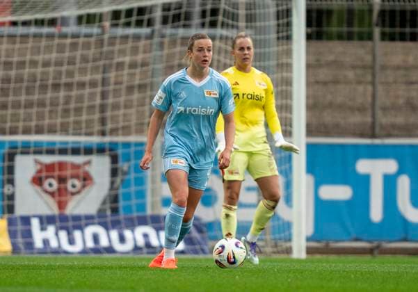 Anna Aehling 1 FC Union Berlin, 4 15 09 2025, Bayer Leverkusen 1 FC Union Berlin, Football, Google Pixel Frauen Bundesliga, GER, Leverkusen, Ulrich Haberland Stadion, Saison 25 26, 2 Spieltag DFL regulations prohibit any use of photographs as image sequences and or quasi video Copyright: HMBxMedia xMarcoxBader