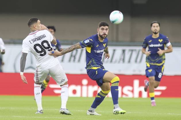 Unai Nunez of Hellas Verona FC competes for the ball with Arnaldo Antonio Sanabria Ayala of US Cremonese during Hellas Verona FC vs US Cremonese, 3Â° Serie A Enilive 2025-26 game at Marcantonio Bentegodi stadium in Verona (VR), Italy, on September 15, 2025.  Copyright: xDavidexCasentini IPAxSportx xipa-agency.netx xx IPA_64907190 IPA_Agency_IPA64907190